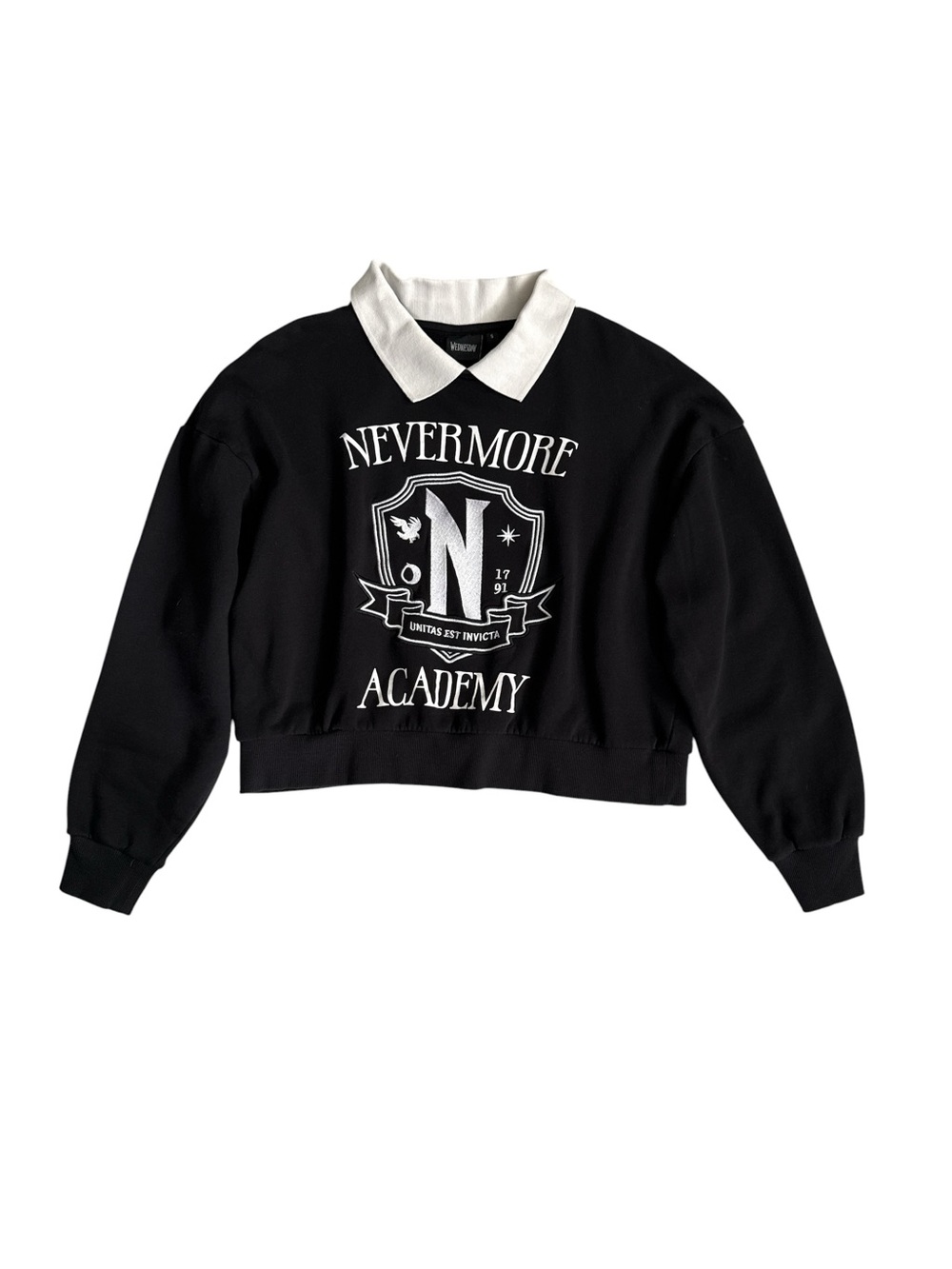 This BoxLunch exclusive Wednesday Nevermore Academy sweatshirt size small